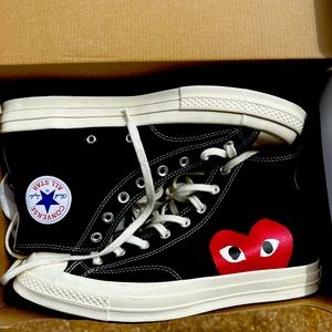 COMME DES GARÇON PLAY CONVERSE